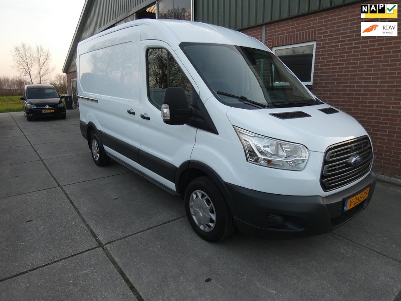 Ford Transit - 290 2.0 TDCI L2H2 Trend* dub.sch/deuren*camera* - AutoWereld.nl