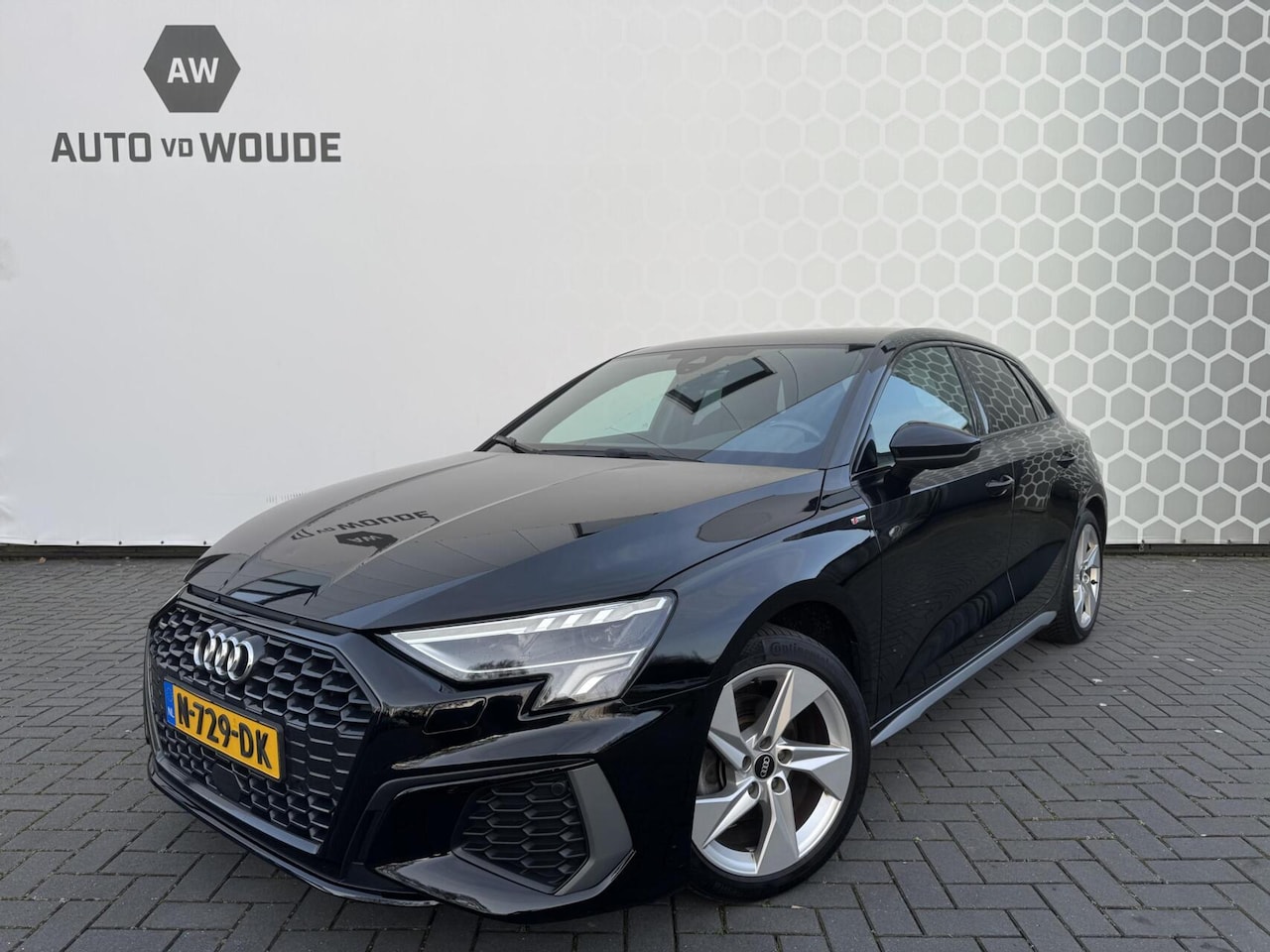 Audi A3 Sportback - 30 TFSI S edition S-line Automaat Black line - AutoWereld.nl
