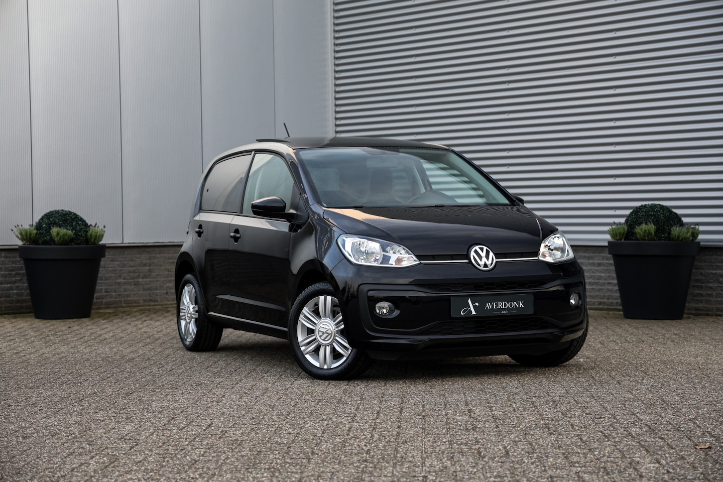 Volkswagen Up! - 1.0 75PK High Up Automaat 5drs Pano|Stoelvw|Clima - AutoWereld.nl