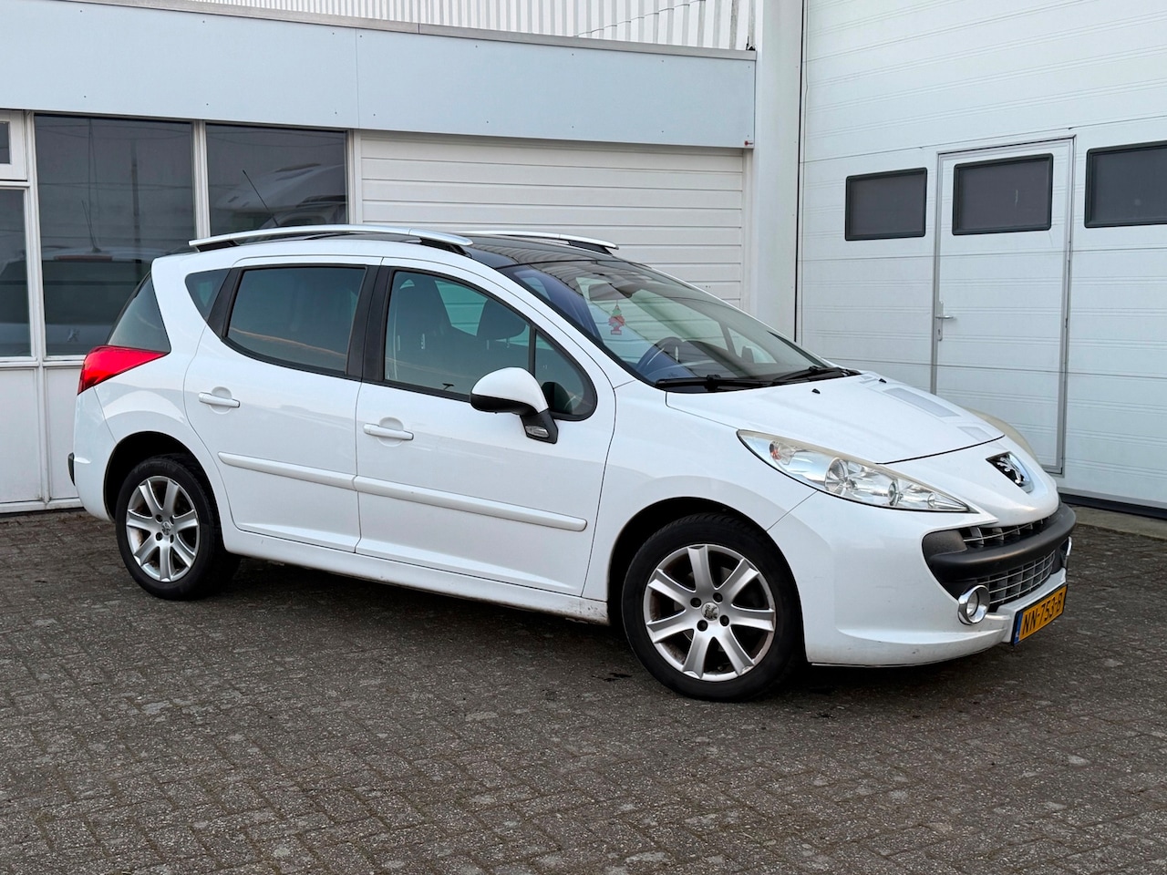 Peugeot 207 SW - 1.6 VTi X-line AUTOMAAT+PANO+AIRCO+PDC+APK 03-2027 - AutoWereld.nl