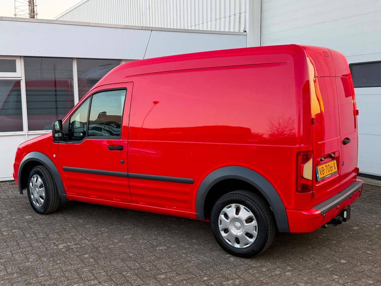 Ford Transit Connect - T230L 1.8 TDCi Trend MARGE! 93.000 KM NAP+APK 02-2027+AIRCO+PDC+SCHUIFDEUR+TREKHAAK+2 SLEU - AutoWereld.nl