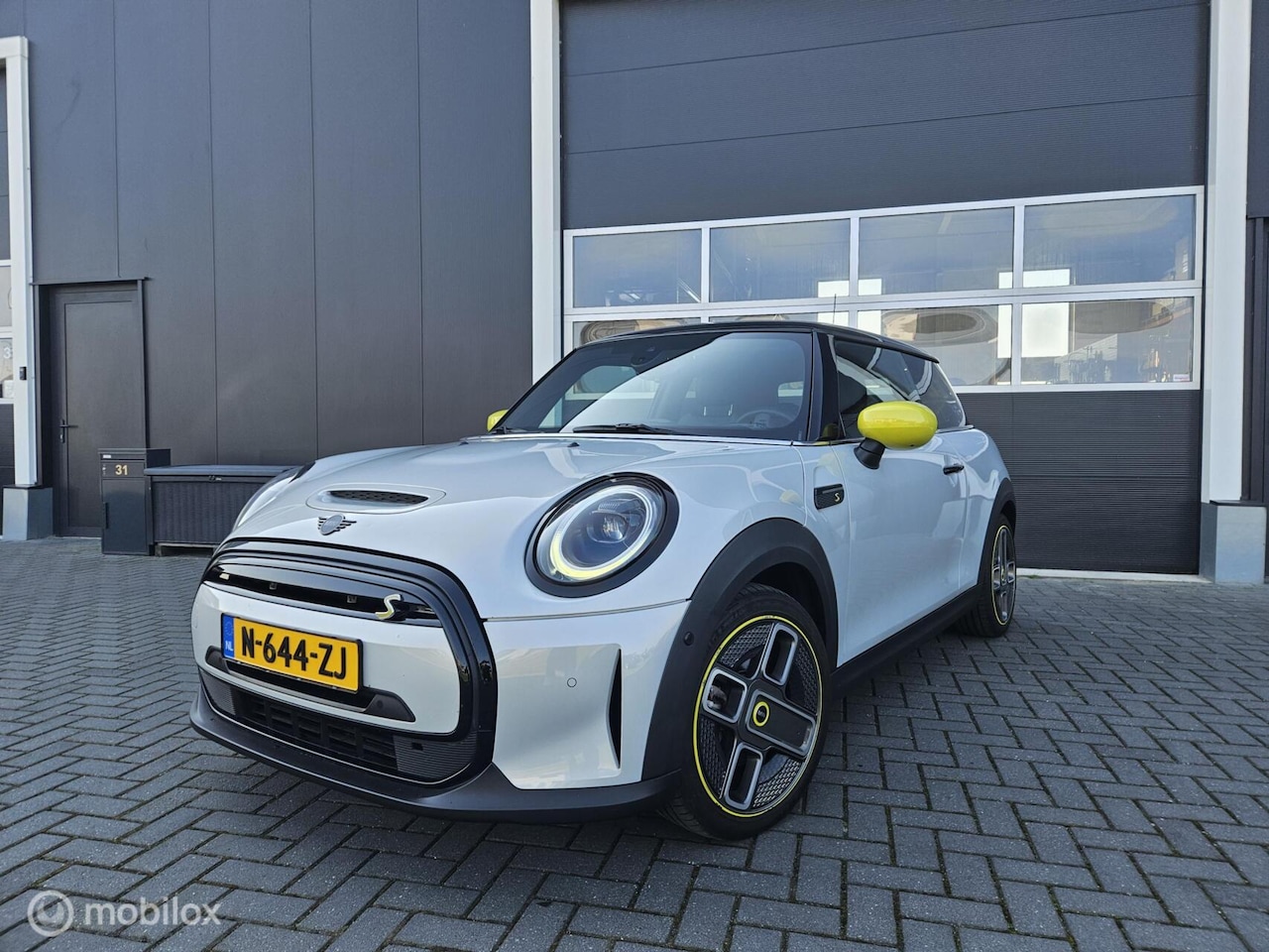 MINI Mini-Electric - MINI Yours 33 kWh - AutoWereld.nl