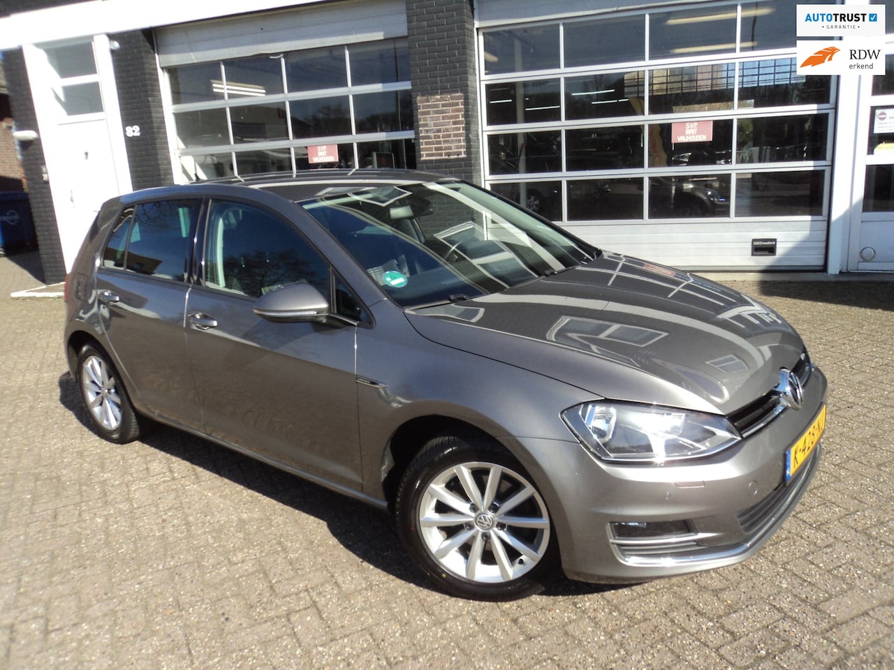 Volkswagen Golf - 1.4 TSI Business Edition R Connected Stoelverw. PDC Cruise - AutoWereld.nl