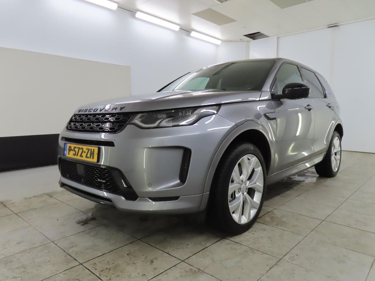 Land Rover Discovery Sport - P300e 1.5 R-Dynamic SE ORG.NED / NAP / LEER / DEALER-ONDERHOUDEN / 20INCH - AutoWereld.nl
