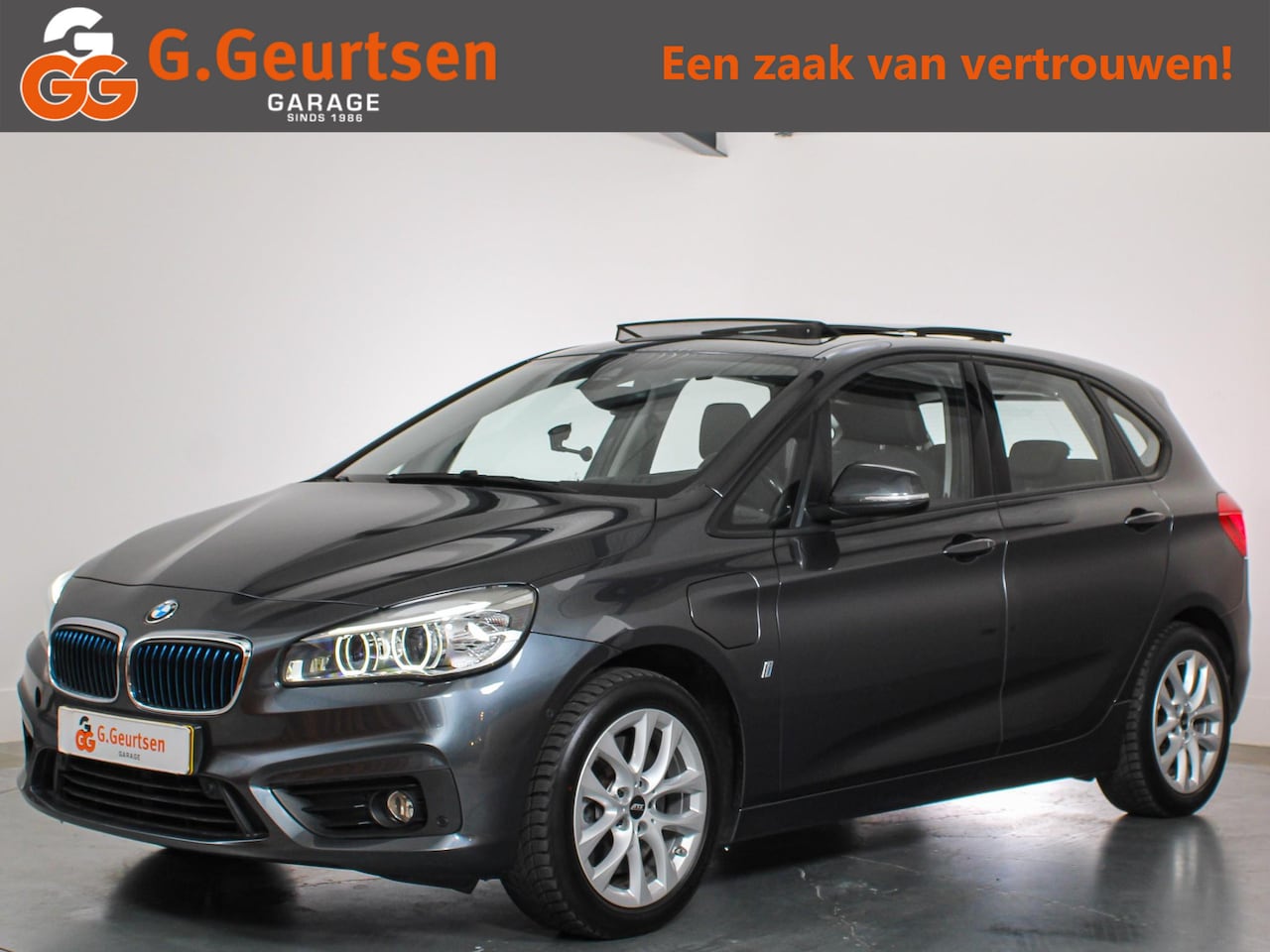 BMW 2-serie Active Tourer - 225xe iPerformance High Executive Panoramadak, Head-Up, Camera, LED, Sportstoelen, M-stuur - AutoWereld.nl