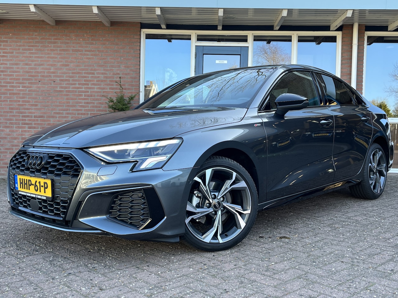 Audi A3 Limousine - 150pk | S-Line | Pano | Stoelverwarming | - AutoWereld.nl