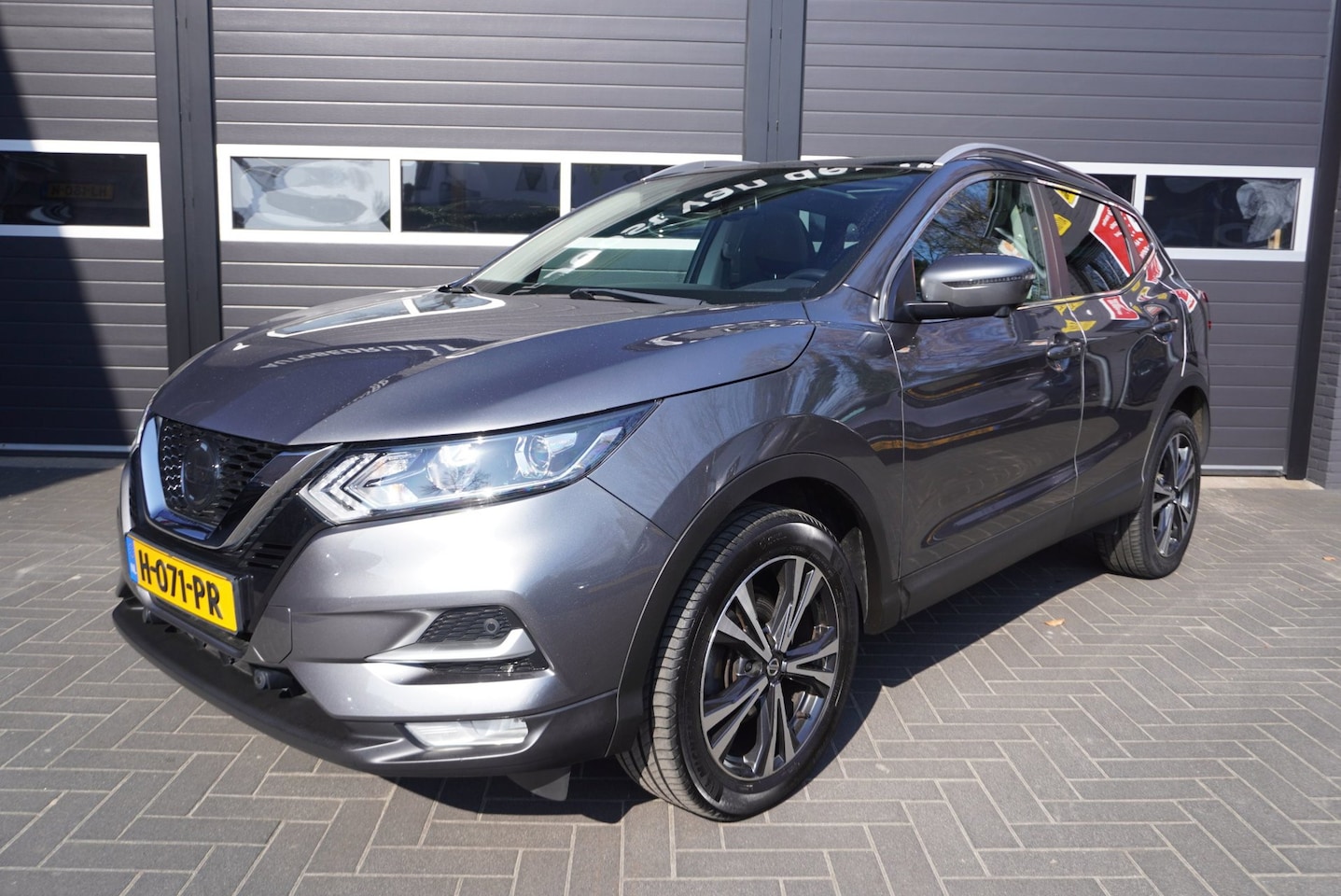 Nissan Qashqai - 1.3 DIG-T N-Connecta Navi/Airco/Pano.dak/Cruise/Trekhaak/Camera/Carplay - AutoWereld.nl