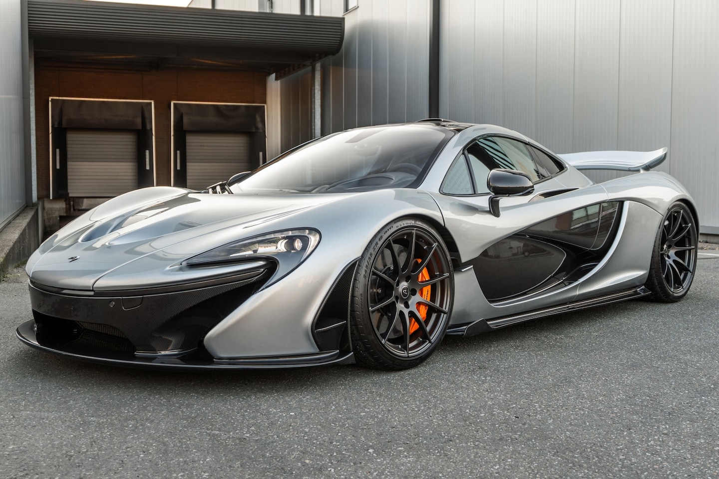 McLaren P1 - - MSO Mercury Silver - 1 of 375 - AutoWereld.nl