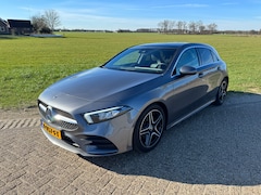 Mercedes-Benz A-klasse - 200 Premium Plus o.a. digitaal dashbord, Carplay, keyless start, panorama dak en sfeer verlichting