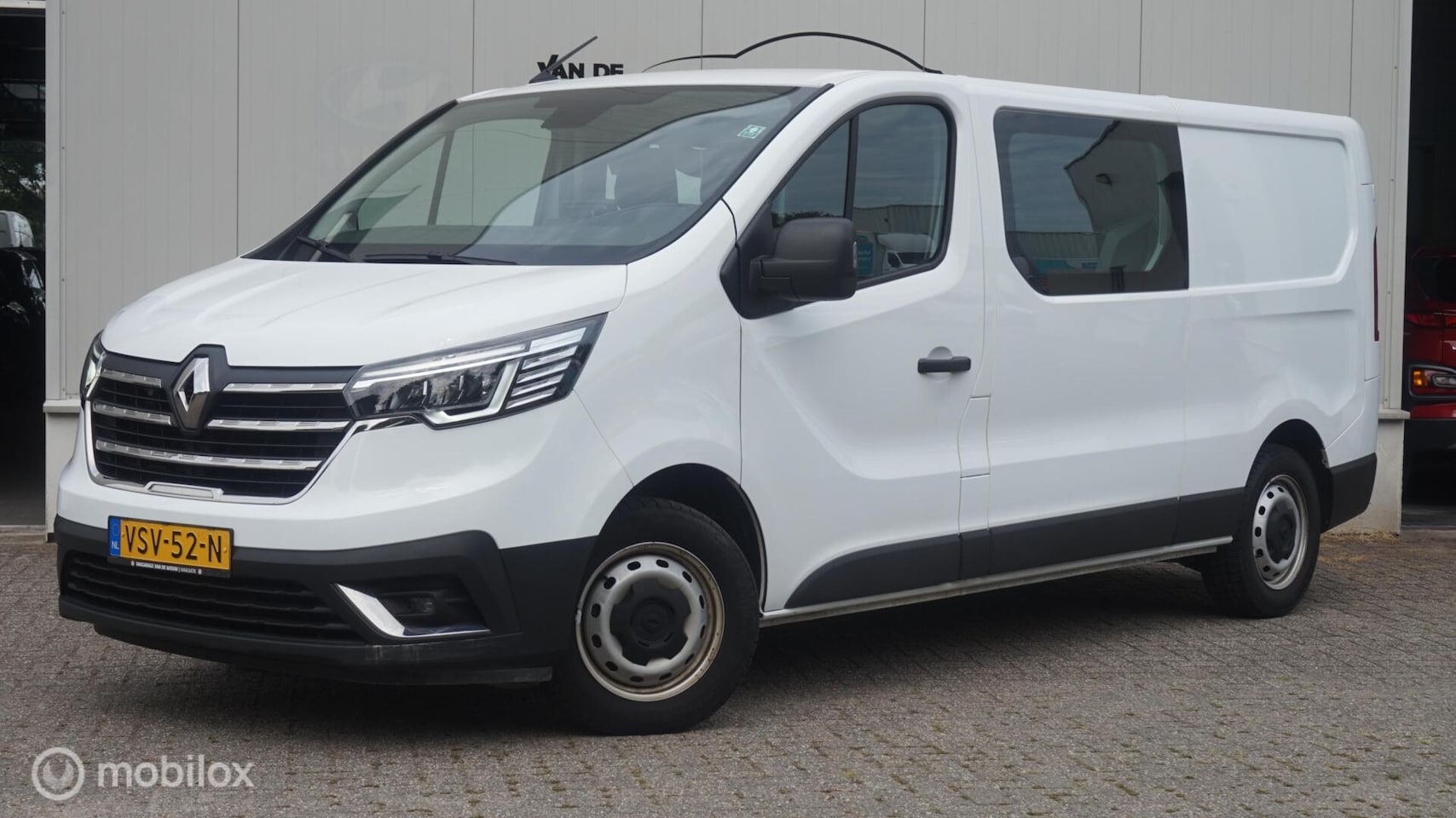 Renault Trafic - bestel 2.0 dCi 110 T29 L2H1 DC Comfort Trekhaak 6 persoons - AutoWereld.nl