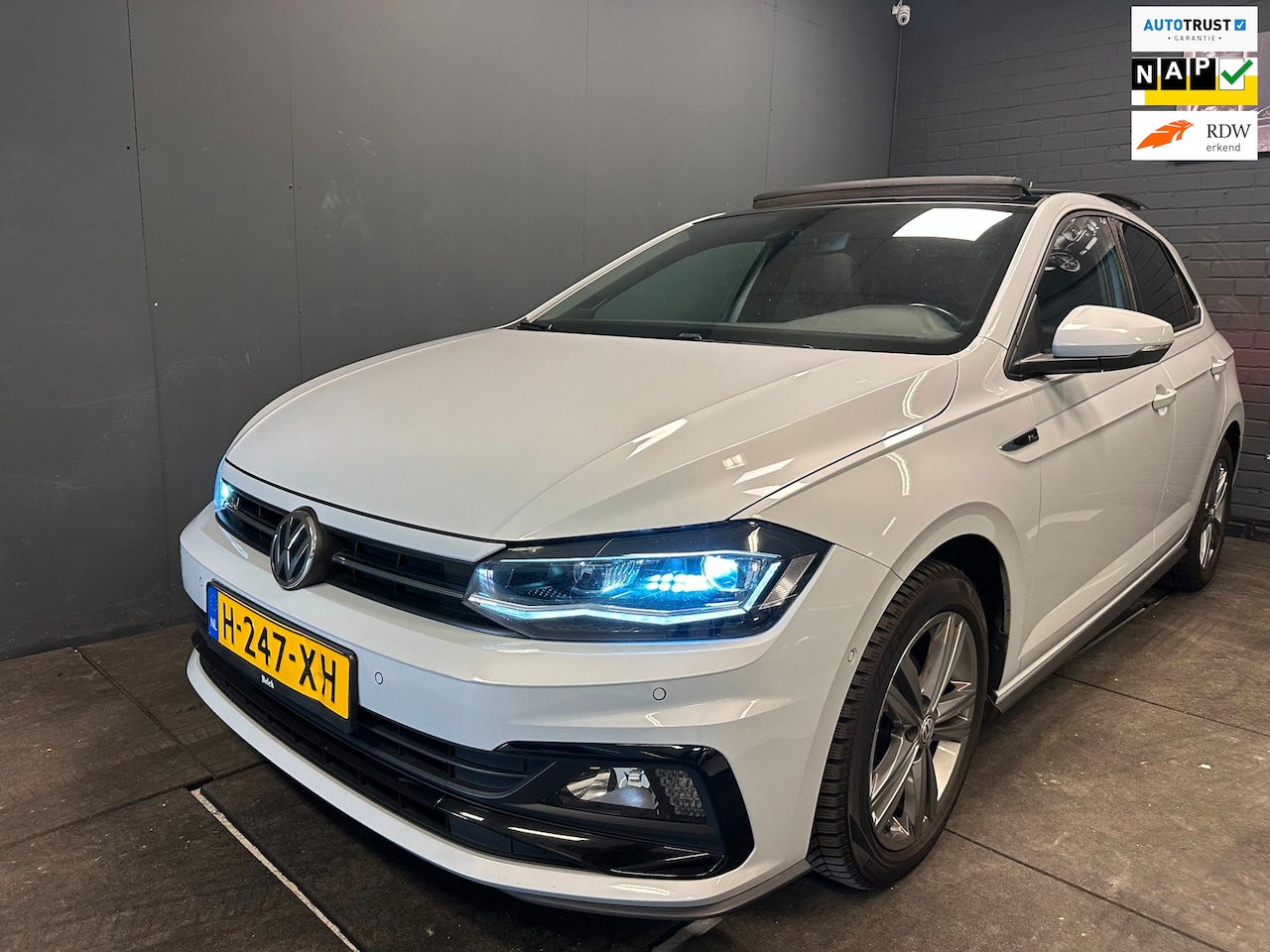 Volkswagen Polo - 1.0 TSI Highline R-LINE CARPLAY PANO NL IN TOP STAAT. - AutoWereld.nl