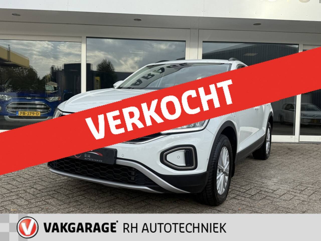 Volkswagen T-Roc - 1.0 TSI Life 1e EIGN,Carplay,ECC,STOEL - AutoWereld.nl
