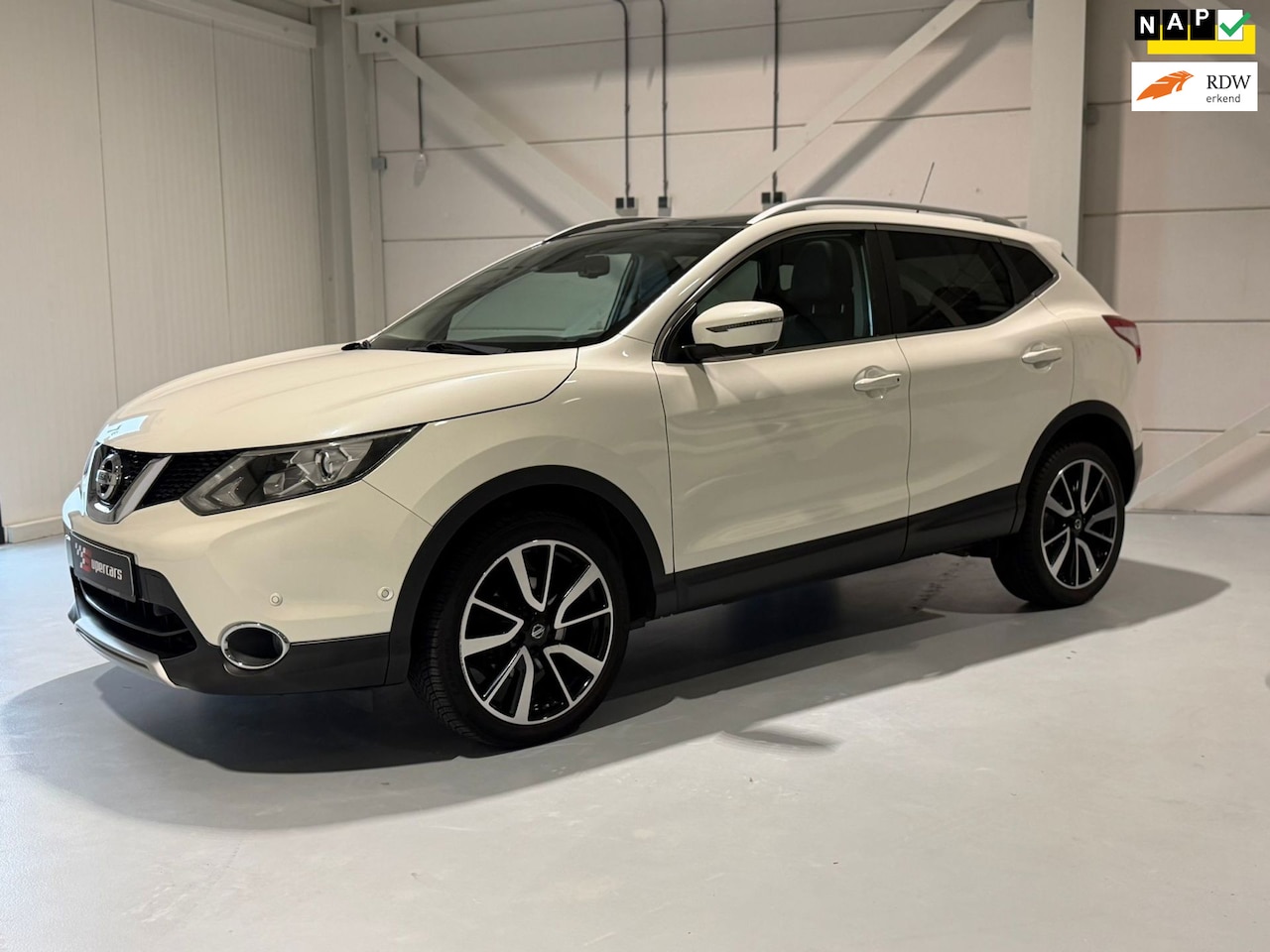 Nissan Qashqai - 1.2 Tekna - 360 camera - Automaat - Leder - Parelmoer - AutoWereld.nl