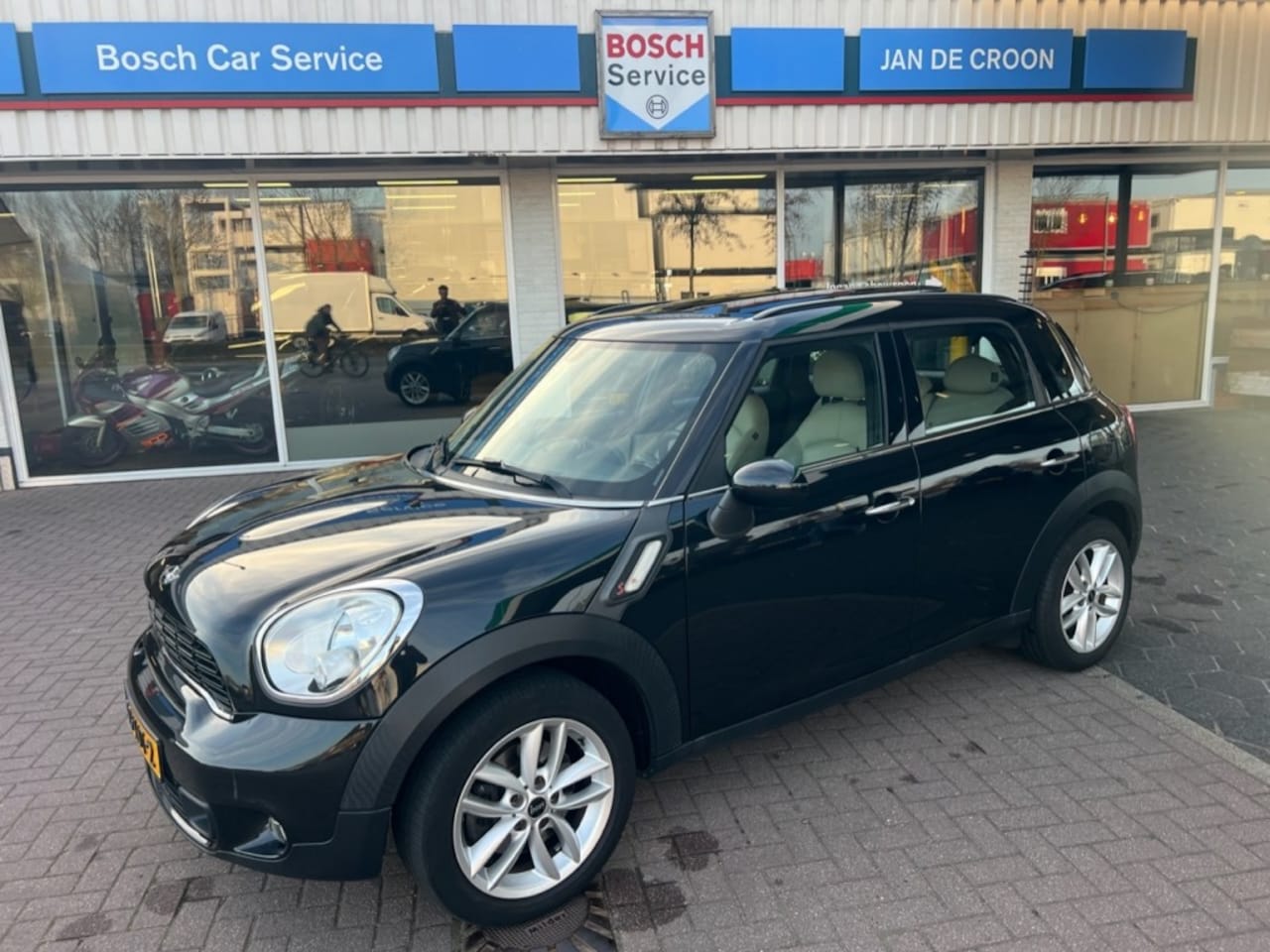 MINI Countryman - 1.6 COOPER S PEPPER Automaat 184pk PANO / LEER / NL-auto 88.000km 2e eig. #KWALITEIT - AutoWereld.nl