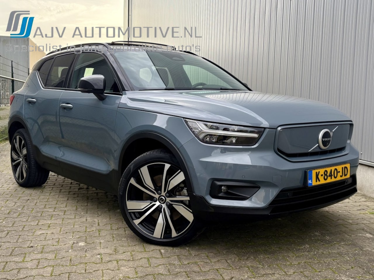 Volvo XC40 - RECHARGE P8 AWD R-DESIGN SOH94% PANODAK - AutoWereld.nl