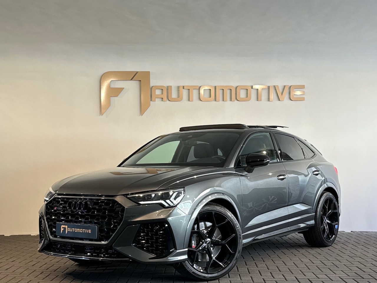 Audi RSQ3 Sportback - 2.5 TFSI Quattro Pano|B&O|Keyless|Sfeer - AutoWereld.nl