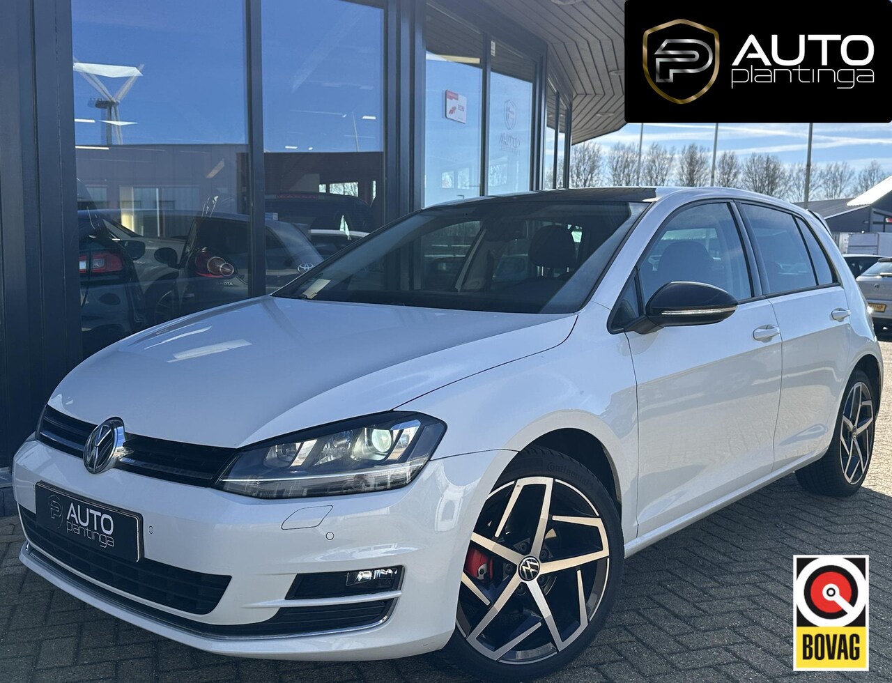 Volkswagen Golf - 1.4 TSI Highline | AUTOMAAT | Nette Staat | Stoelverwarming | Comfort Stoelen | 2026 Onder - AutoWereld.nl