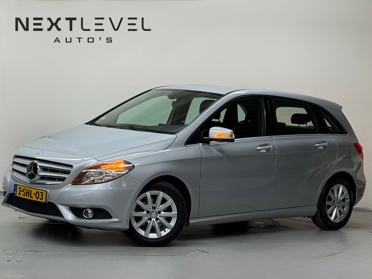 Mercedes-Benz B-klasse - 180 Ambition Lage KM Dealeronderhouden Stoelverwarming - AutoWereld.nl