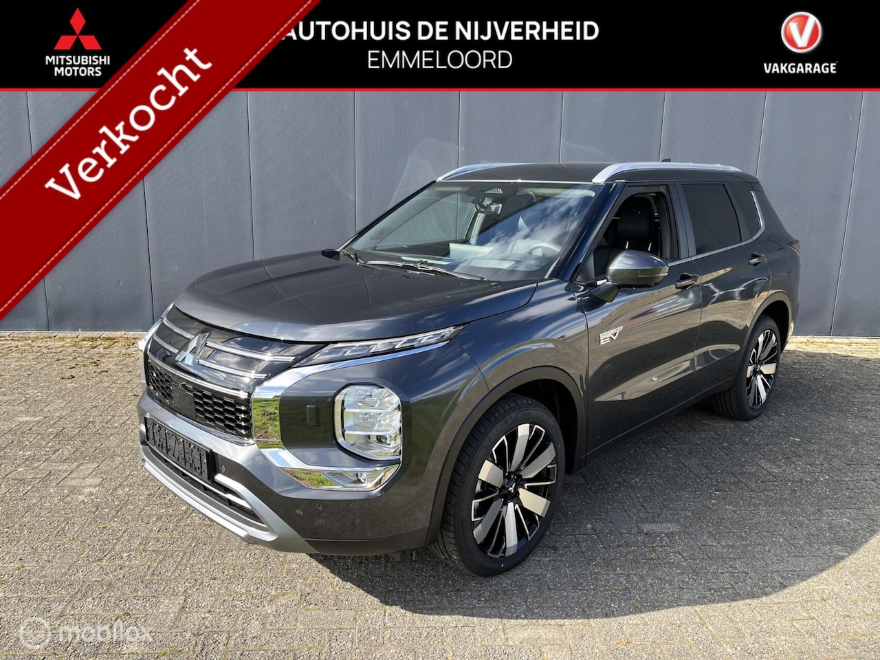 Mitsubishi Outlander - 2.4 PHEV First Edition 2.4 PHEV First Edition - AutoWereld.nl