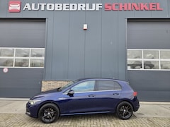 Volkswagen Golf - 1.5 eTSI Style Camera, massage, stuurverwarming