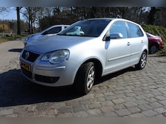 Volkswagen Polo - 1.4-16V Trendline 229 dkm nw apk tot 17-3-2027 nw distr.en pomp