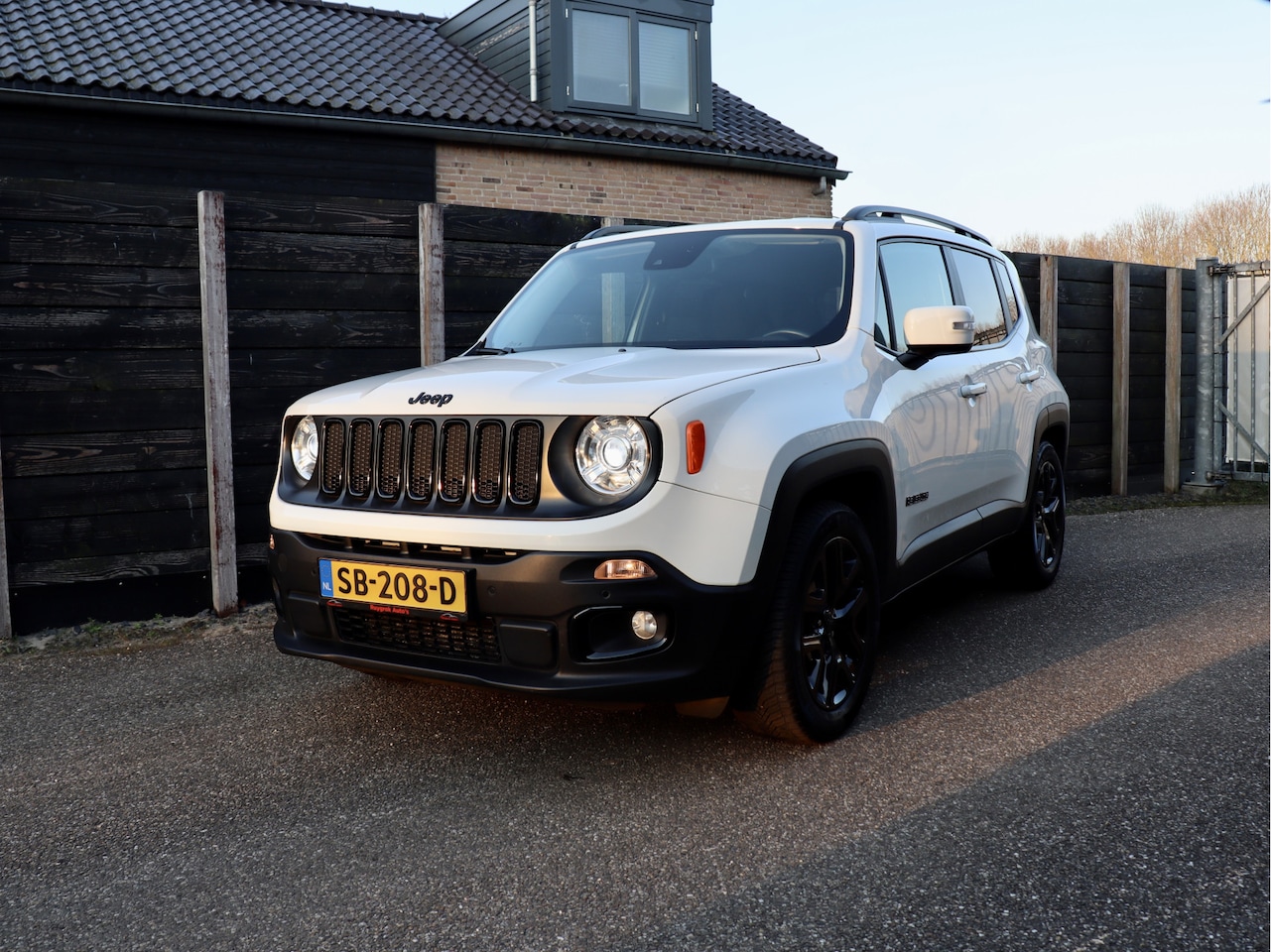 Jeep Renegade - 1.4 MultiAir Limited NL-auto, dealer onderhouden - AutoWereld.nl