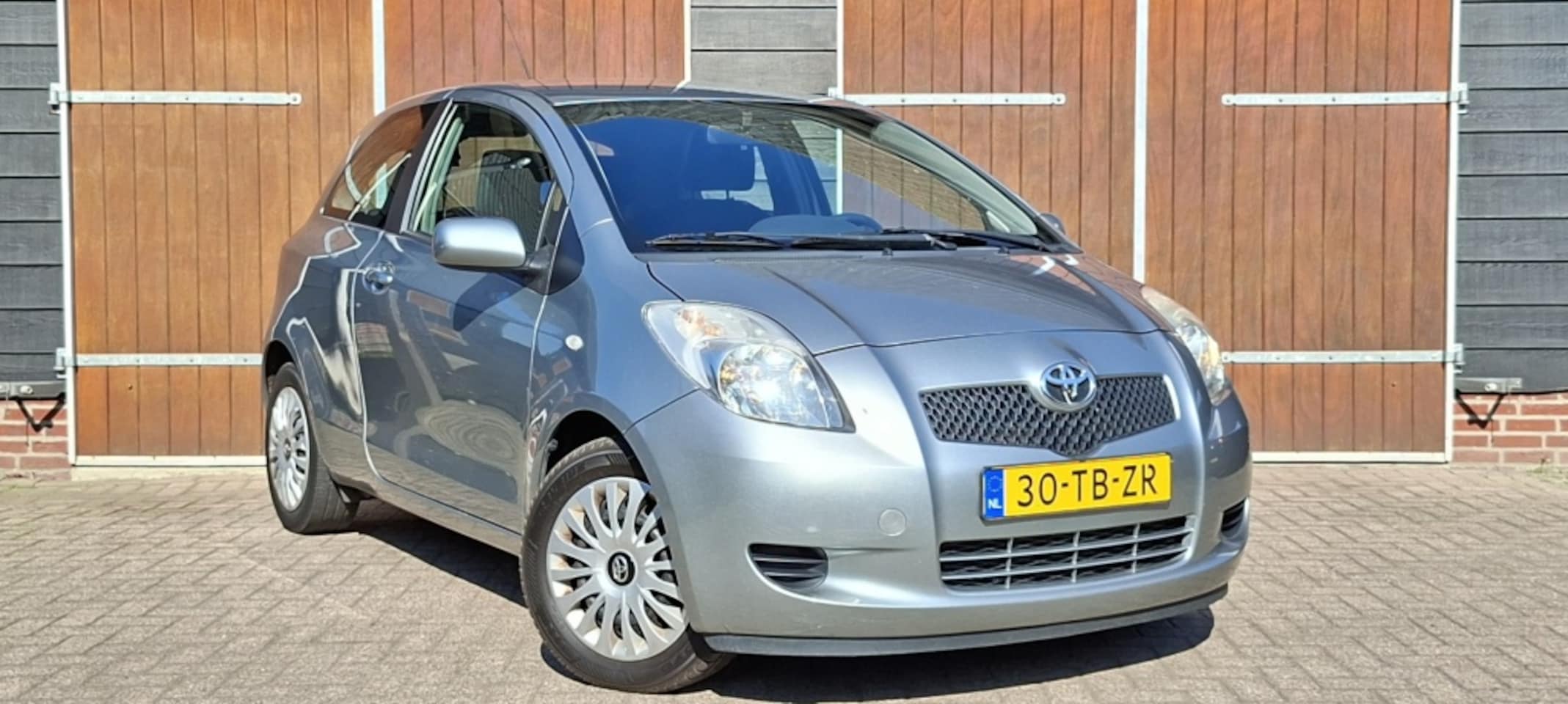 Toyota Yaris - 1.3 VVTi Sol MMT 1.3 VVTi Sol MMT, Automaat, Airco, NAP - AutoWereld.nl