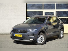 Volkswagen T-Roc - 1.5 TSI 150PK Automaat Style Business BJ2022 Lmv 16" | Led V+A | Pdc | Elek. achterklep |