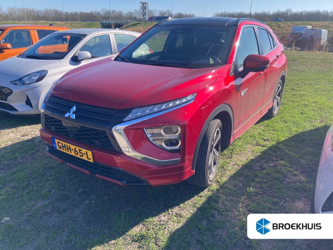 Mitsubishi Eclipse Cross - 2.4 PHEV Instyle | Carply | Afneembare trekhaak | Premium Audio | Adaptive cruise control - AutoWereld.nl