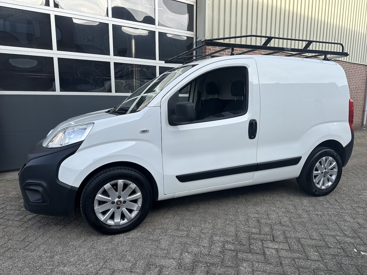 Fiat Fiorino - 1.3 MJ Airco,Navigatie,Imperiaal,Pdc,Lmv - AutoWereld.nl