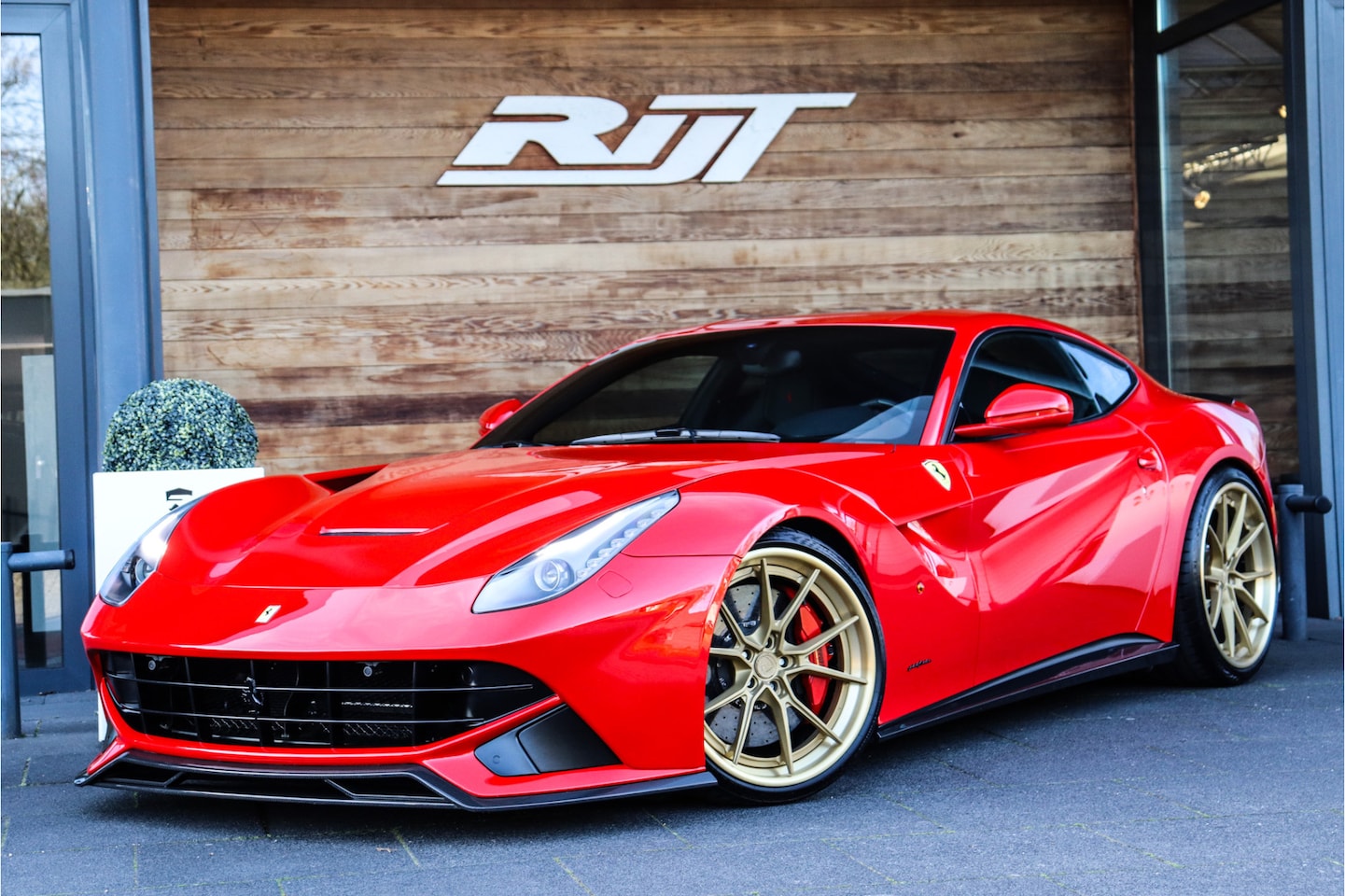 Ferrari F12 - 6.3 Berlinetta HELE NOVITEC **Carbon bucketseat/LIFT/Ceramic/21"22" ANRKY FORGED** - AutoWereld.nl