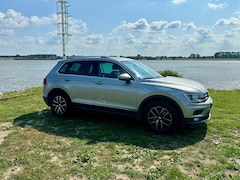Volkswagen Tiguan - 1.5 TSI 150 pk ACT Comfortline Business | Trekhaak | Stoelverwarming | Navigatie | Cruise