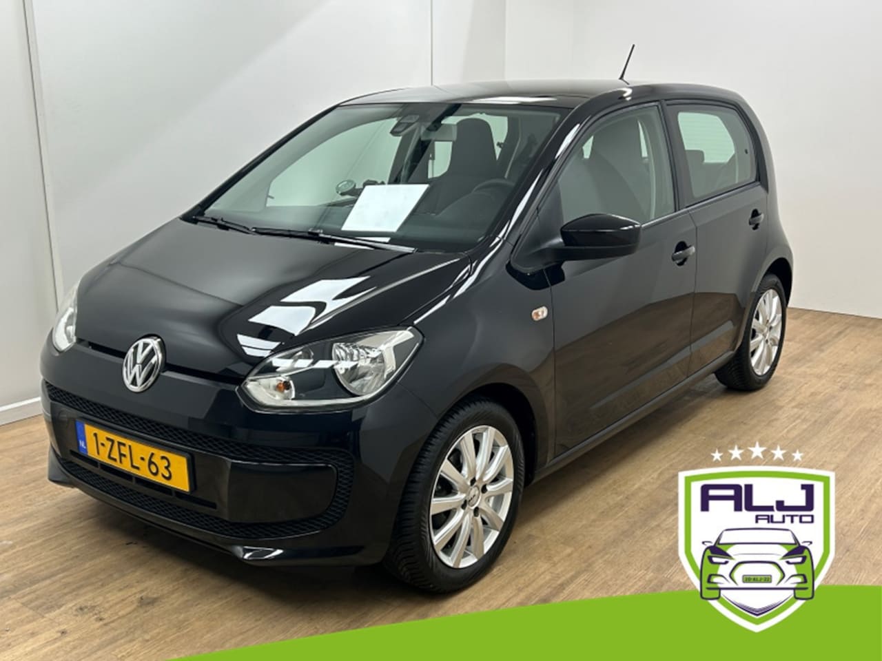 Volkswagen Up! - Occasion 1.0 move up! BlueMotion | Zwart | Tweedehands Volkswagen Up | Airco | Aux audio - AutoWereld.nl