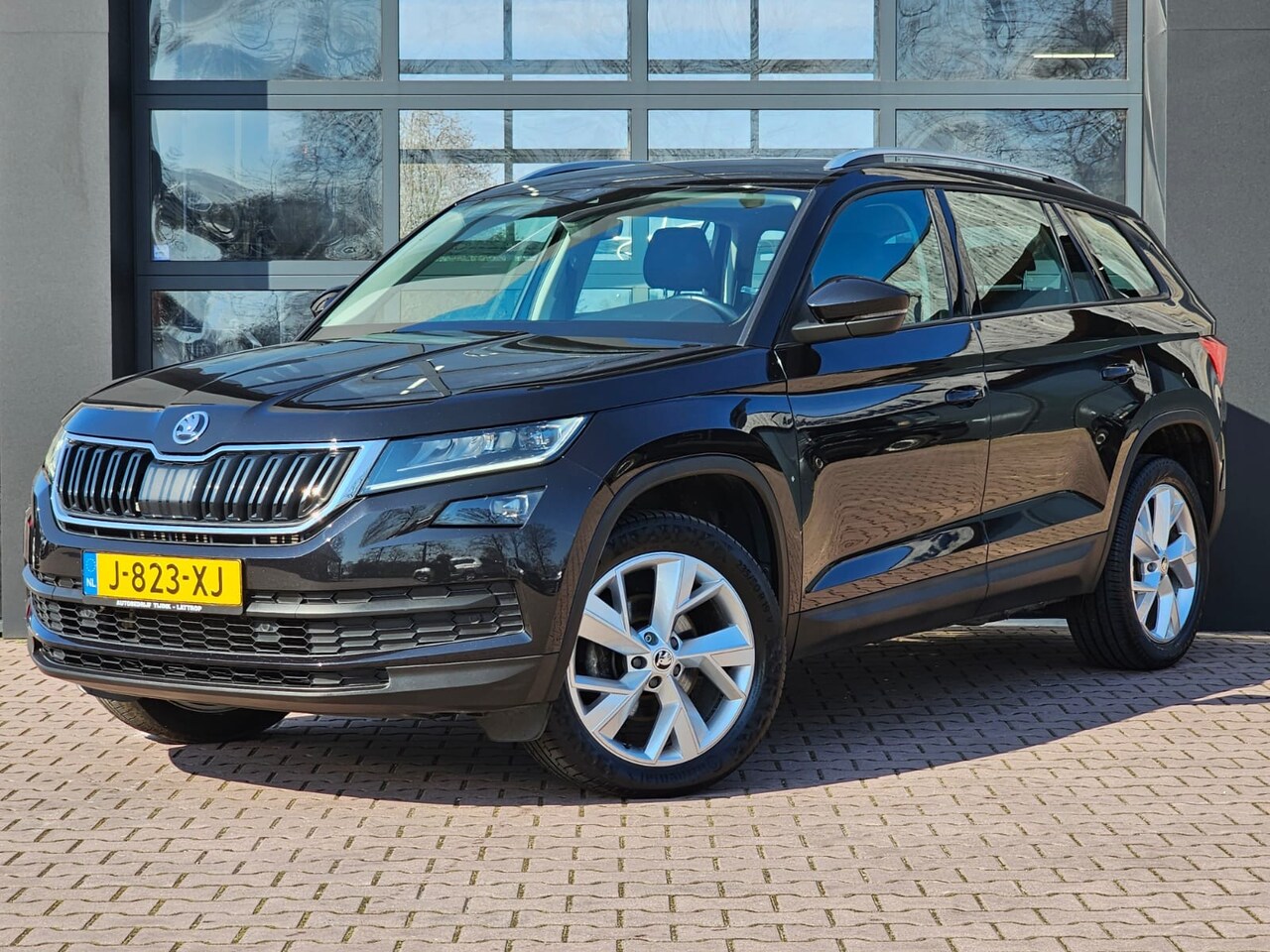 Skoda Kodiaq - 1.5 TSI Business Edition | Automaat | LED | ACC | Kessy | Canton | Camera | Stuur & stoelv - AutoWereld.nl