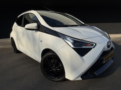 Toyota Aygo - 1.0 X-play - 22.000km - Dealeronderhouden - Carplay