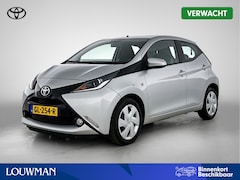 Toyota Aygo - 1.0 VVT-i x-play | Navigatie | Airconditioning | Mistlampen voor | Metallic lak | Leseman