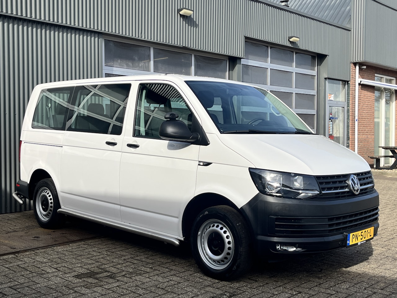 Volkswagen Transporter Kombi - 2.0 TDI L1H1 BTW EN BPM VRIJ!! Euro 6 Airco Cruise controle 8-Persoons Automaat Parkeersen - AutoWereld.nl
