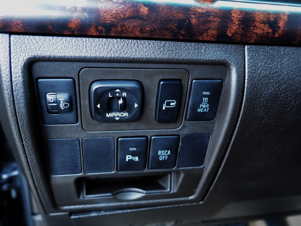 Toyota Land Cruiser 200 - SERIES) V8 4.5 D-4D Executive LUXE! GRIJS K. LEDER