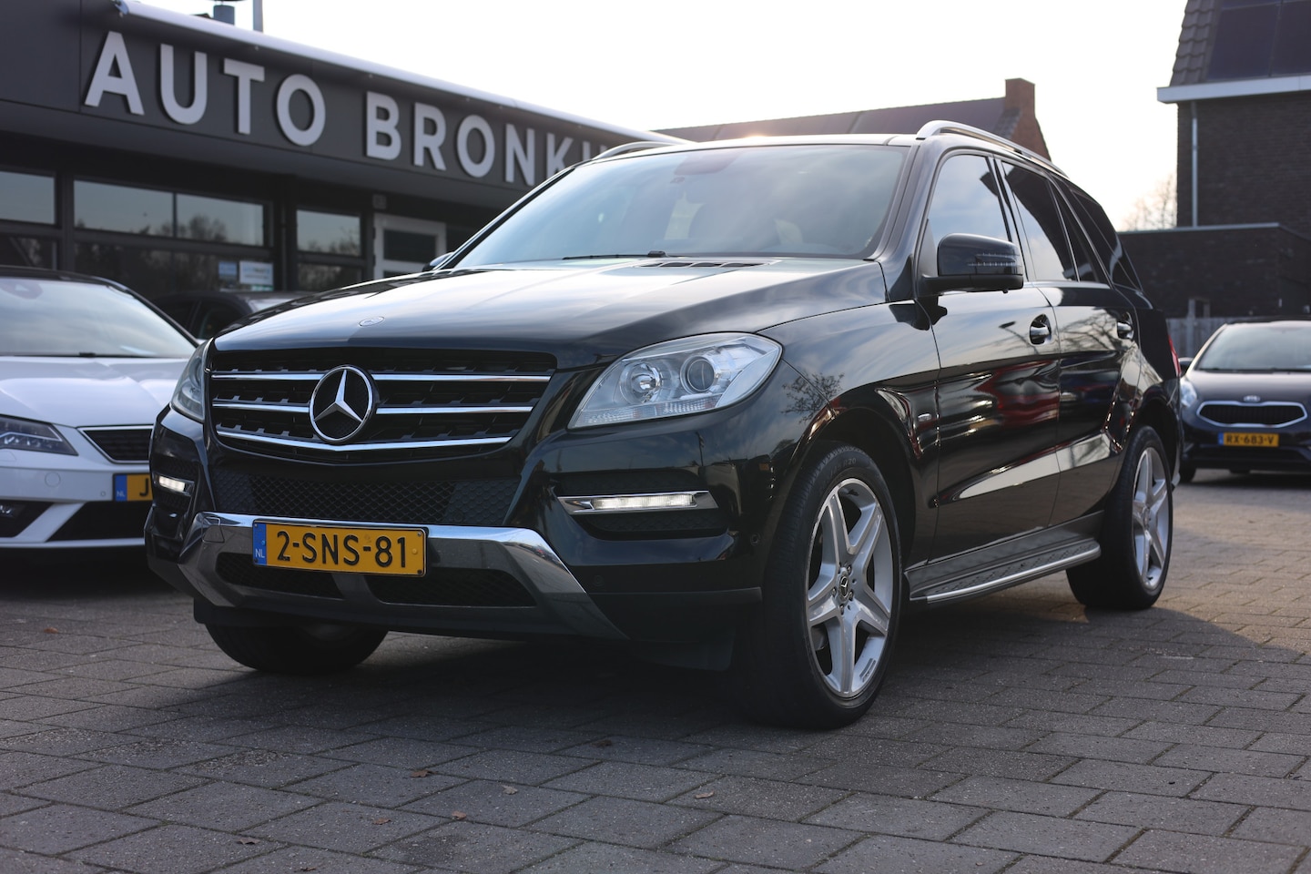 Mercedes-Benz M-klasse - 250 BLUETEC AUT | NAVI | CARPLAY | PANO | LEDER - AutoWereld.nl