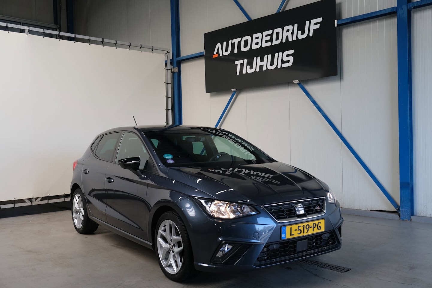SEAT Ibiza - 1.0 TSI FR Business Intense Automaat - N.A.P. Airco, Cruise, PDC, Navi, Carplay, Camera. - AutoWereld.nl