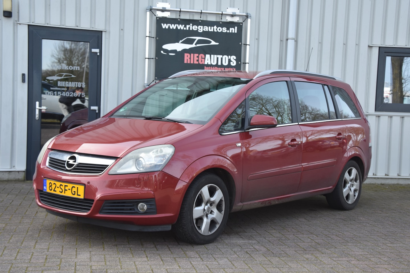 Opel Zafira - 2.2 Cosmo Automaat 7 Persoons, Technisch goed, Meneemprijs!! - AutoWereld.nl