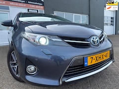 Toyota Auris Touring Sports - 1.8 Hybrid Lease van 2de Eig in automaat met panoramadak en navigatie en parkeersensoren e