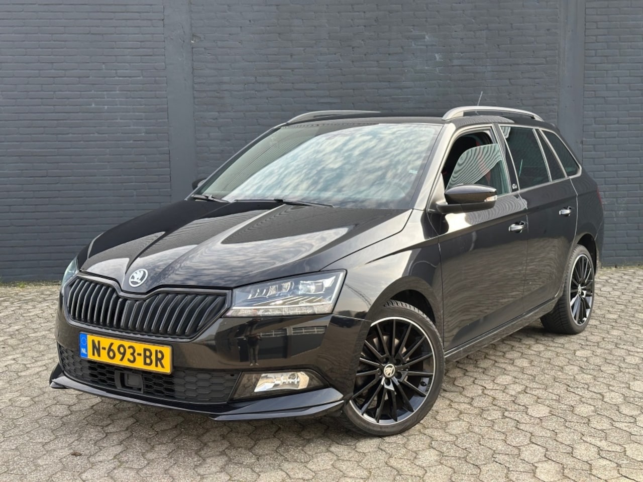 Skoda Fabia Combi - 1.0 TSI Monte Carlo 1.0 TSI 110pk Monte-Carlo, LED, Carplay, Uniek! - AutoWereld.nl