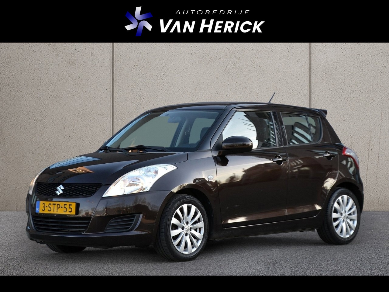 Suzuki Swift - 1.2 Bandit EASSS | Cruise Control| Stoelverwarming | LM Velg | Airco - AutoWereld.nl