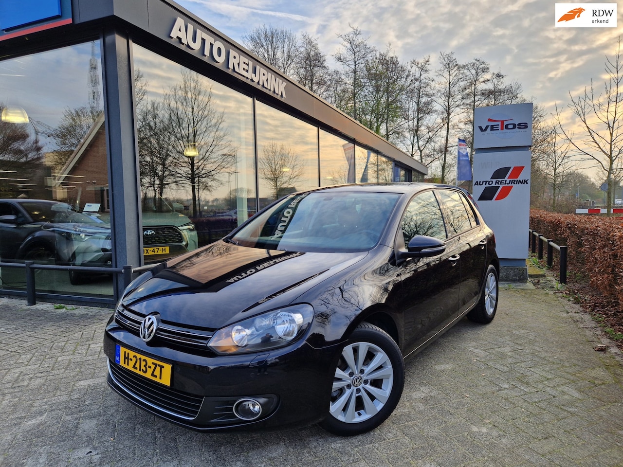 Volkswagen Golf - 1.2 TSI Trendline BlueMotion/STYLE/AUTOMAAT/LMV/PARK.SENS/STOELVERW. - AutoWereld.nl