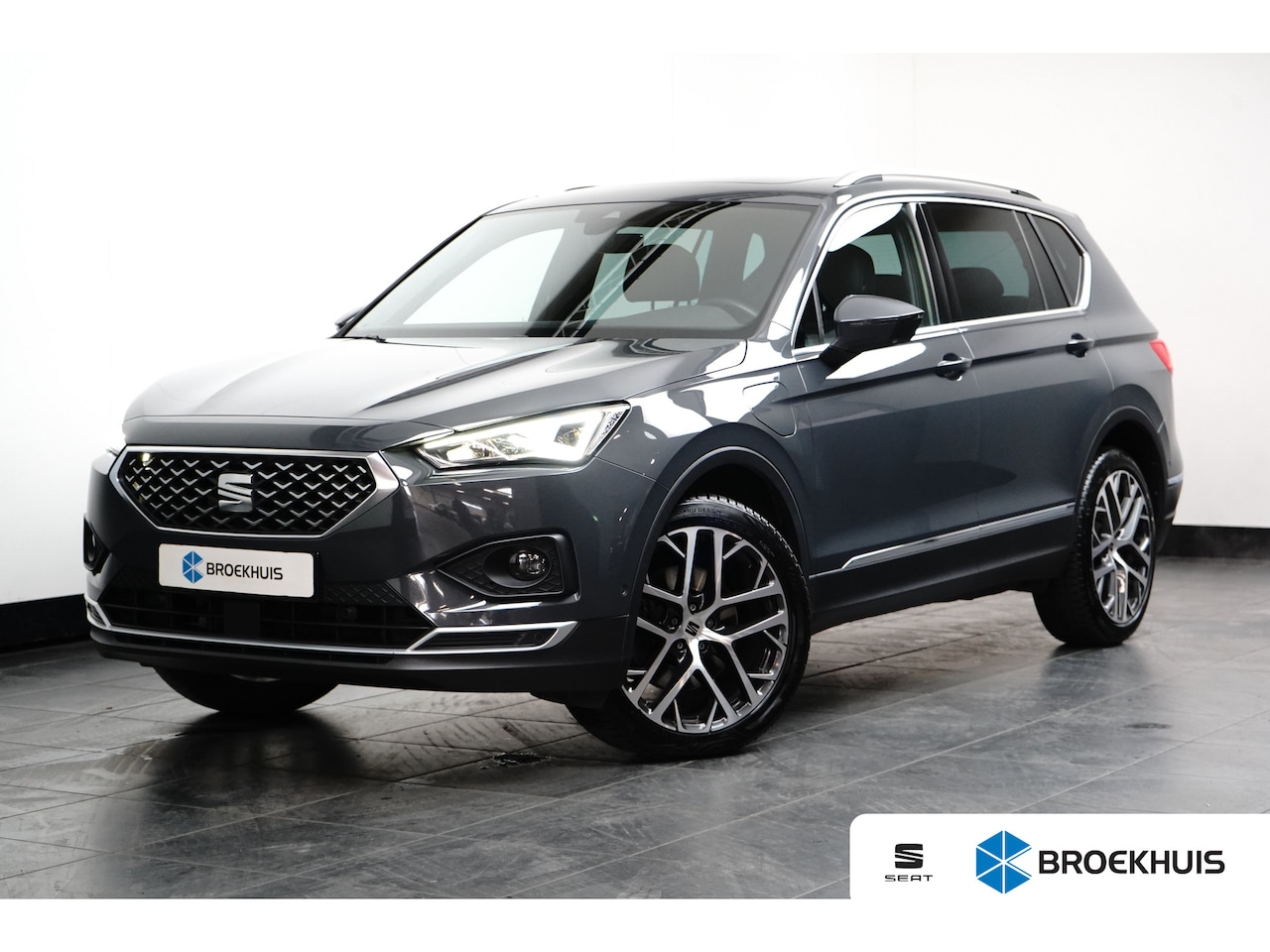 SEAT Tarraco - e-Hybrid 245 pk Xperience 6-DSG | Wegklapbare Trekhaak | Elektrisch Panoramadak | Achterui - AutoWereld.nl