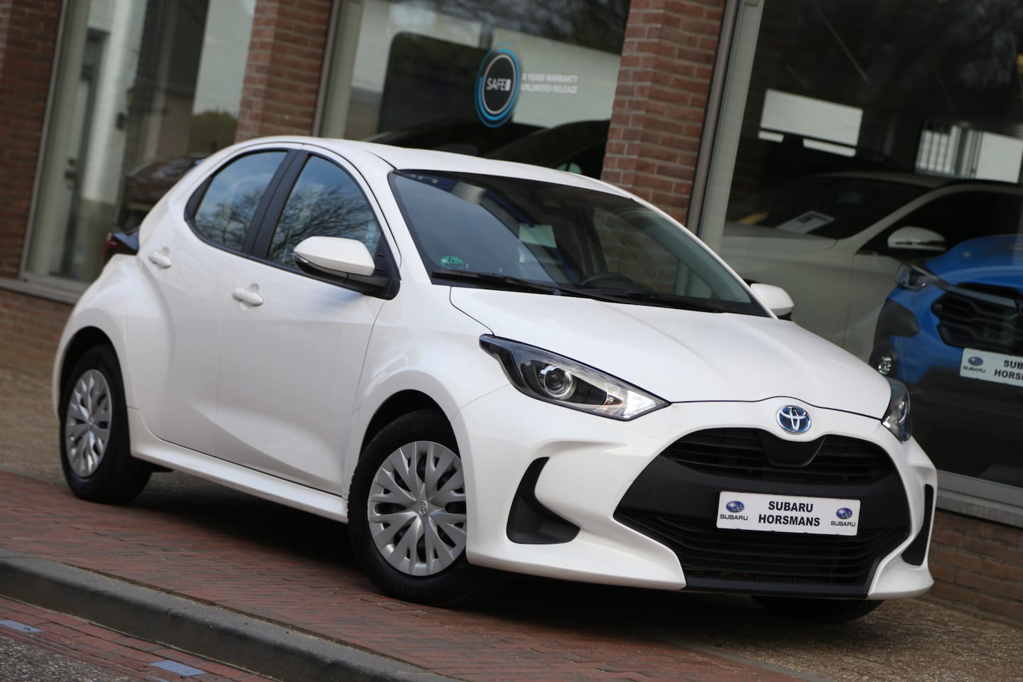 Toyota Yaris - 1.5 Hybrid Comfort Navi Carplay Camera ACC Stoelverw. - AutoWereld.nl