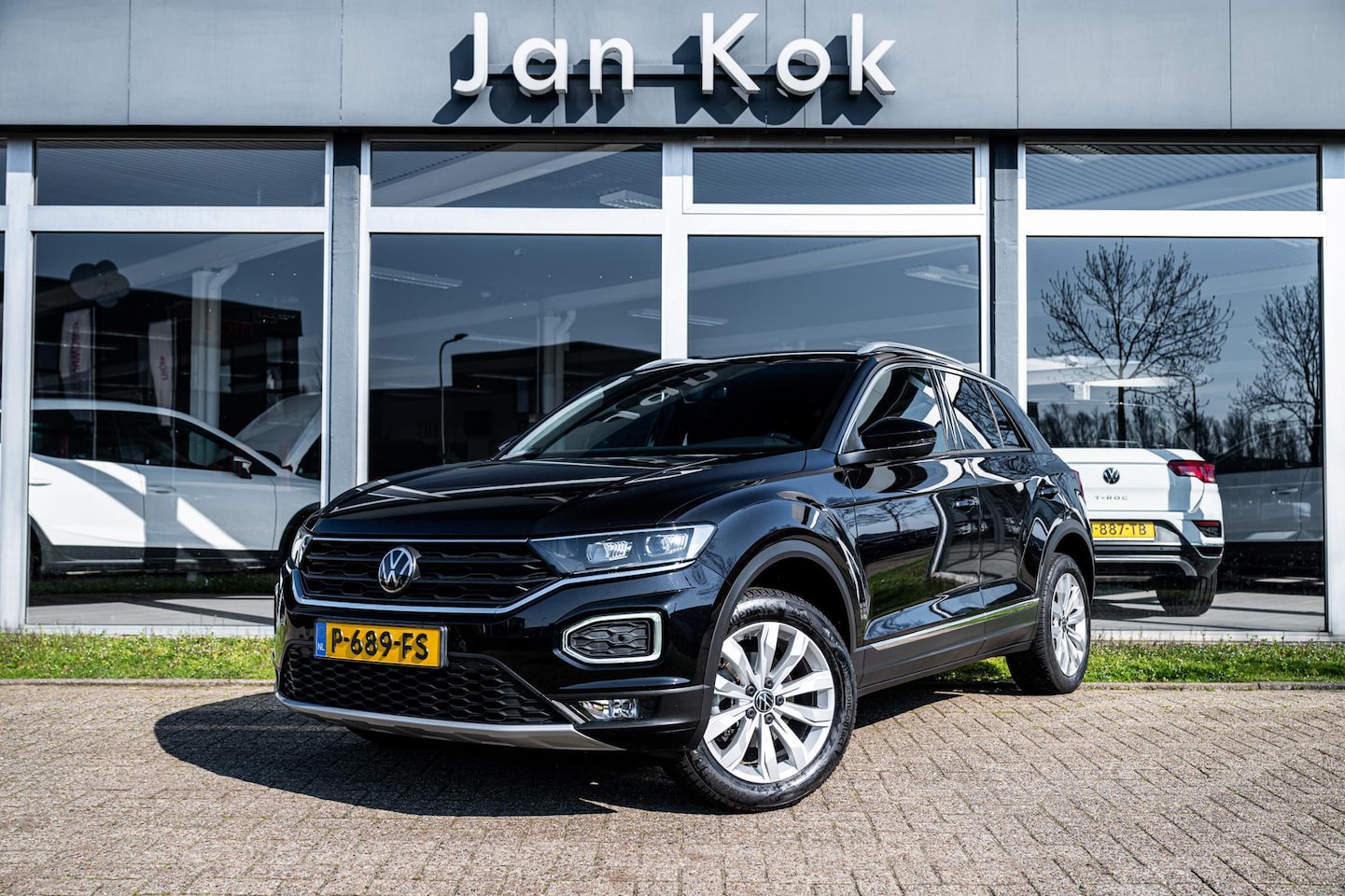 Volkswagen T-Roc - 1.5 TSi 150 pk DSG-7 Sport+ | Elektr. Achterklep | Camera | Parkeersensoren - AutoWereld.nl