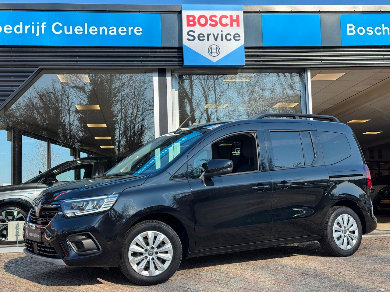 Renault Kangoo - TCe 100 Equilibre Trekhaak / Clima / P-sensoren / Apple & Android auto / Lage km stand! - AutoWereld.nl