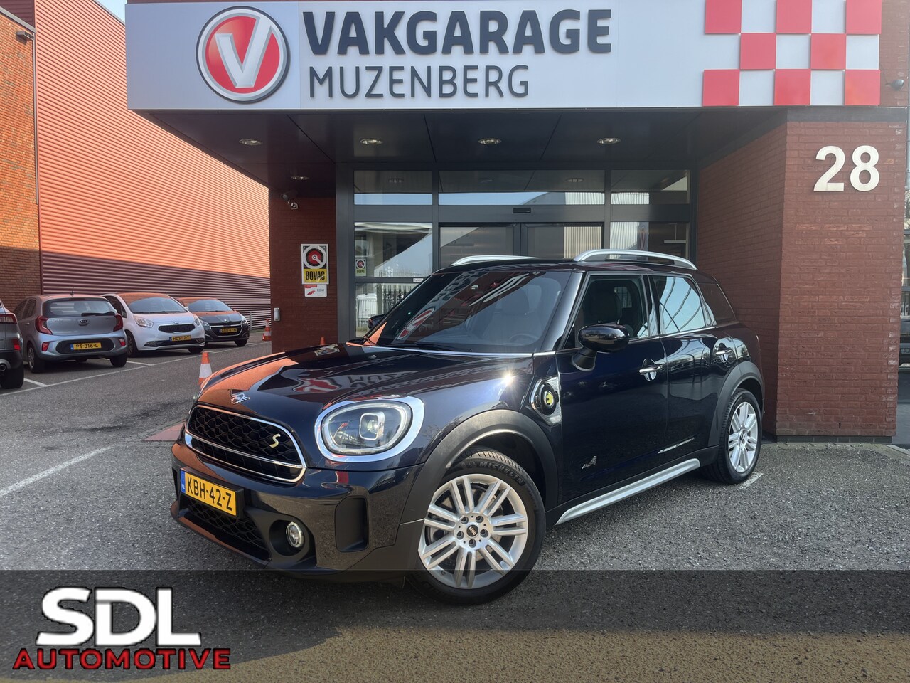 MINI Countryman - Mini 1.5 Cooper S E ALL4 Essential // FULL LED // NAVI + CARPLAY // CAMERA // ADAPTIVE CRU - AutoWereld.nl